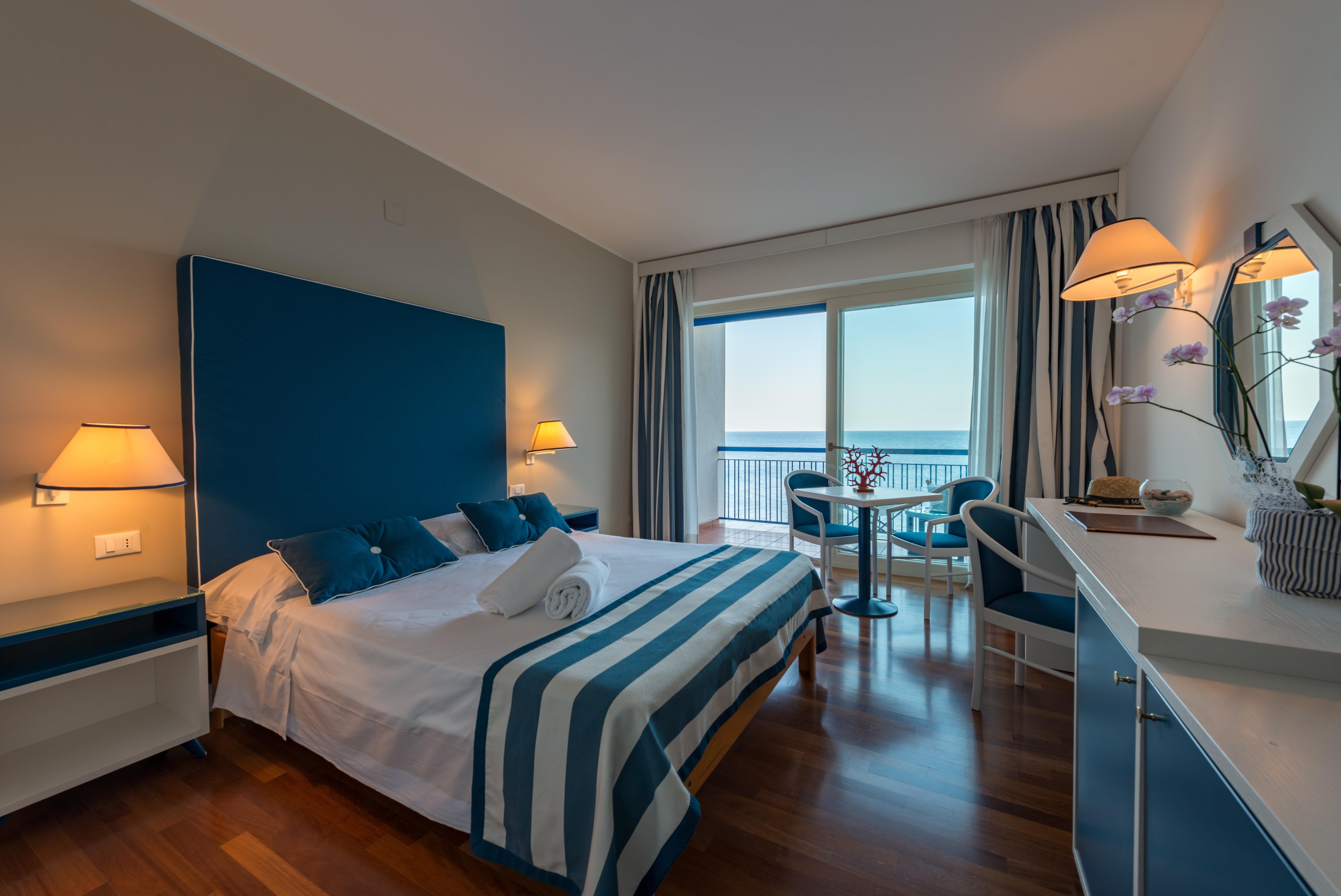 Splendid Hotel La Torre Mondello Exterior foto